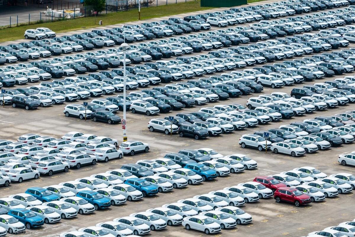1至9月我國新能源汽車產(chǎn)銷量達831.6萬輛和832萬輛